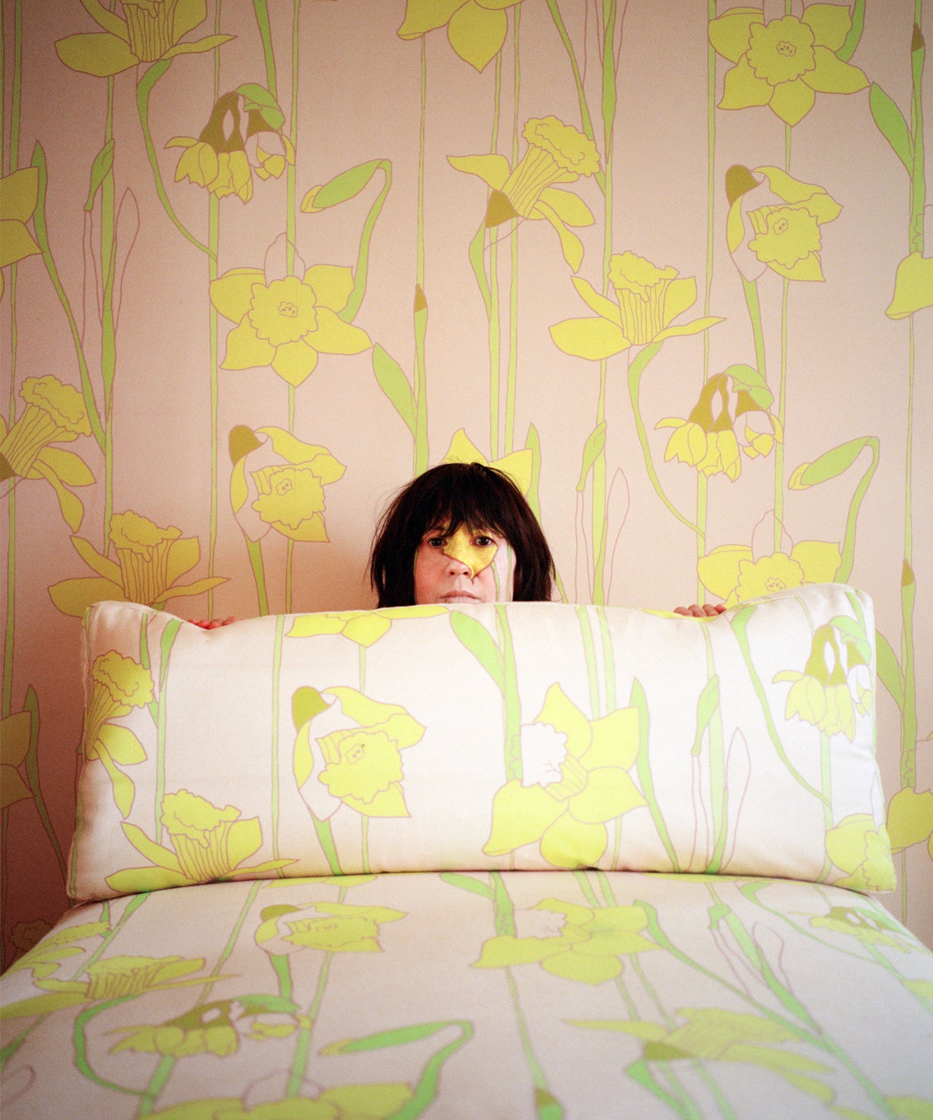 Disappearing Daffodil Wallpaper - 60"